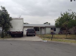 594 E James St, Rialto, CA 92376