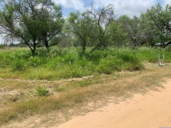 319 Karen Kourt LOT A0632, Devine, TX 78016