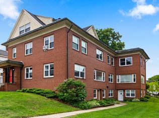 8 Lake St, Webster, MA 01570