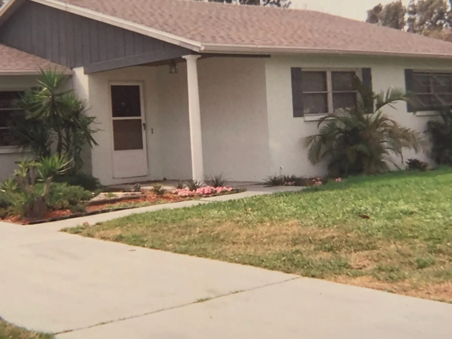 3 bed, 1301 sqft, $2,200 — Photo 2