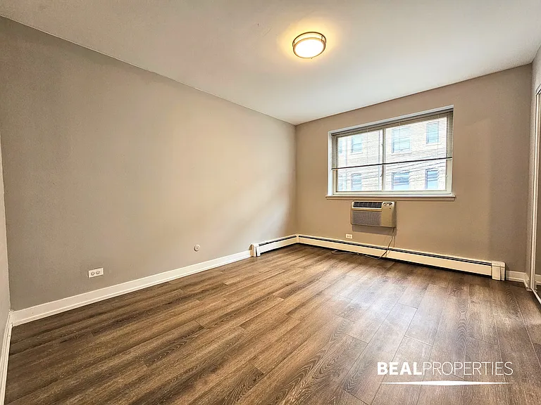 528 W Oakdale — Photo 40