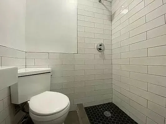 Rented by C2R Management LLC | media 14