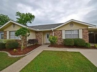 246 River Village Dr, Destrehan, LA 70047