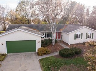 831 E Sunset Ave, Appleton, WI 54911
