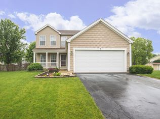 3 Oxford Ct, South Elgin, IL 60177