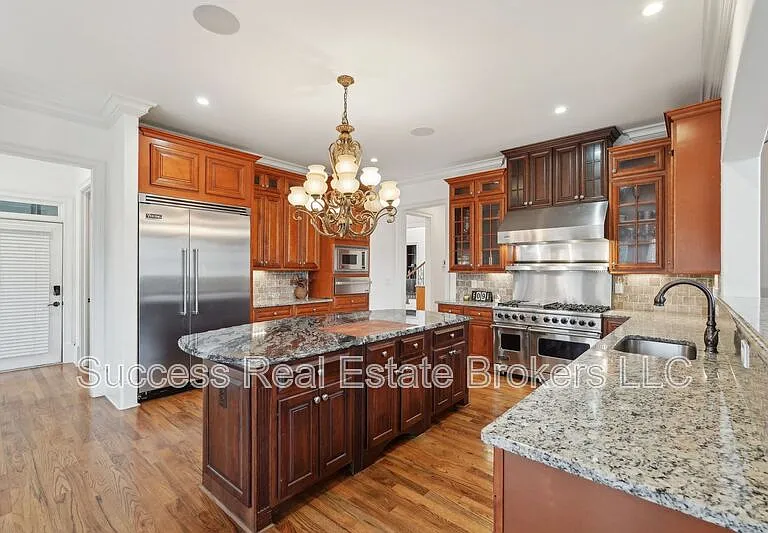 343 Summer Garden Dr — Photo 27