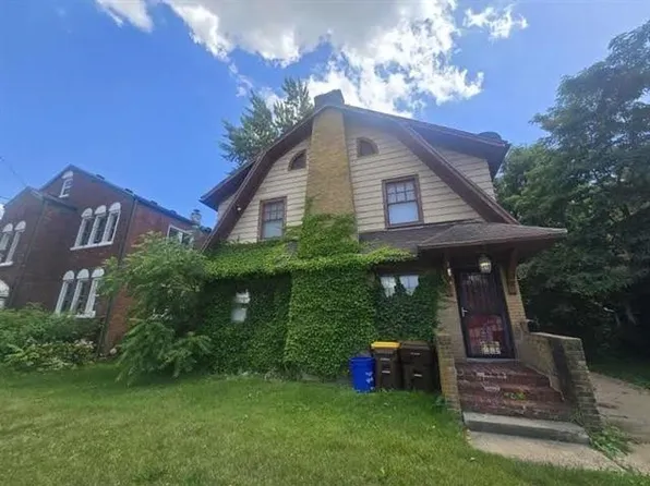 2112 Auburn St, Rockford, IL 61103