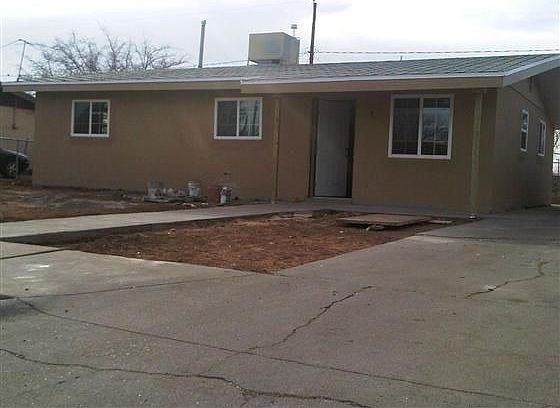 2nd image of 5204 Saxon Dr