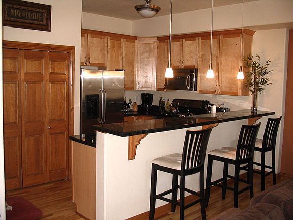 Stainless steel appliances, granite countertoops
