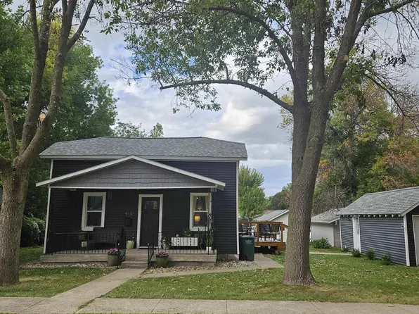 415 4th St NE, Orange City, IA 51041