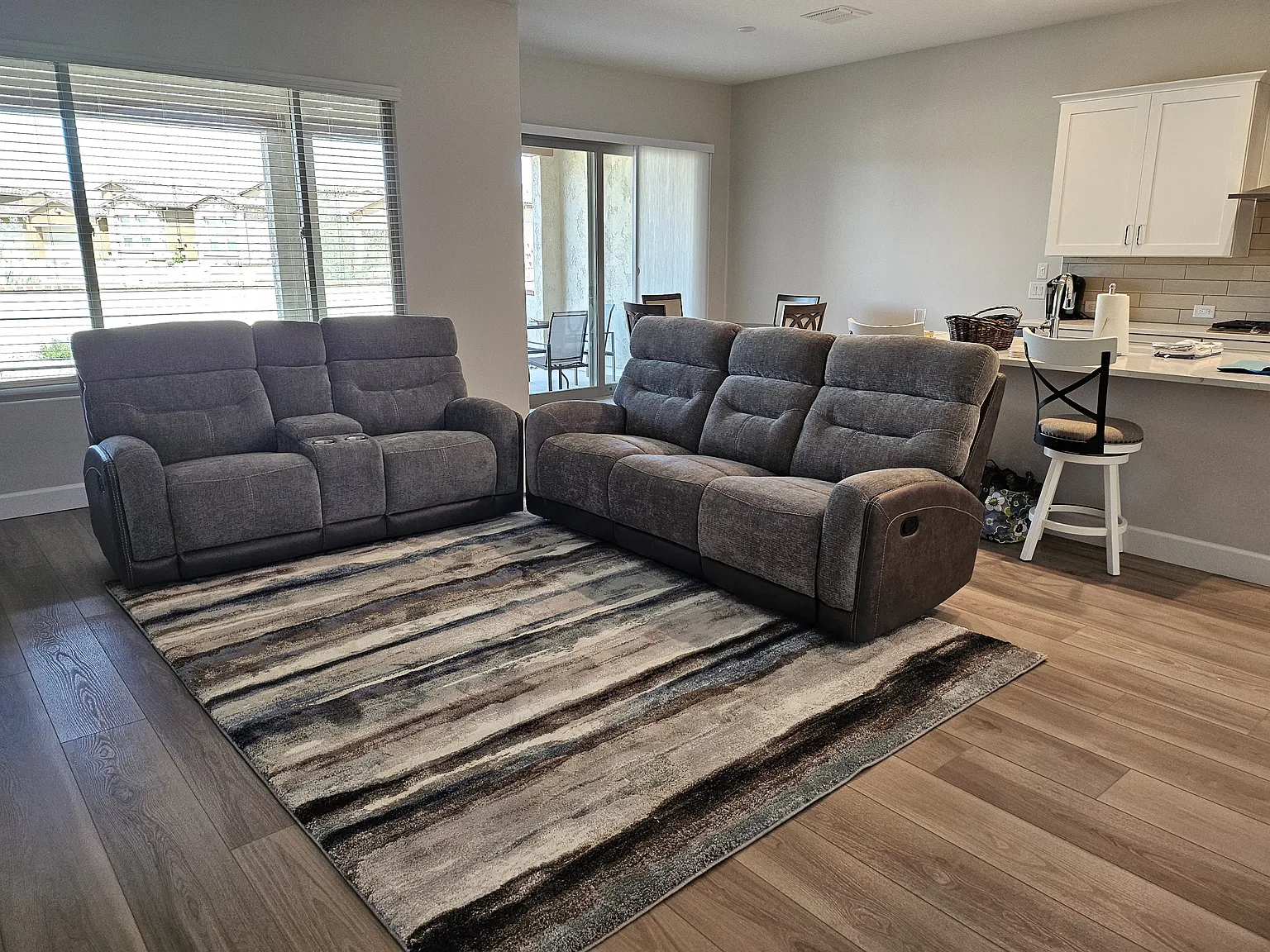 2 bed, 2.5 bath, 1817 sqft, $3,500 — Photo 2
