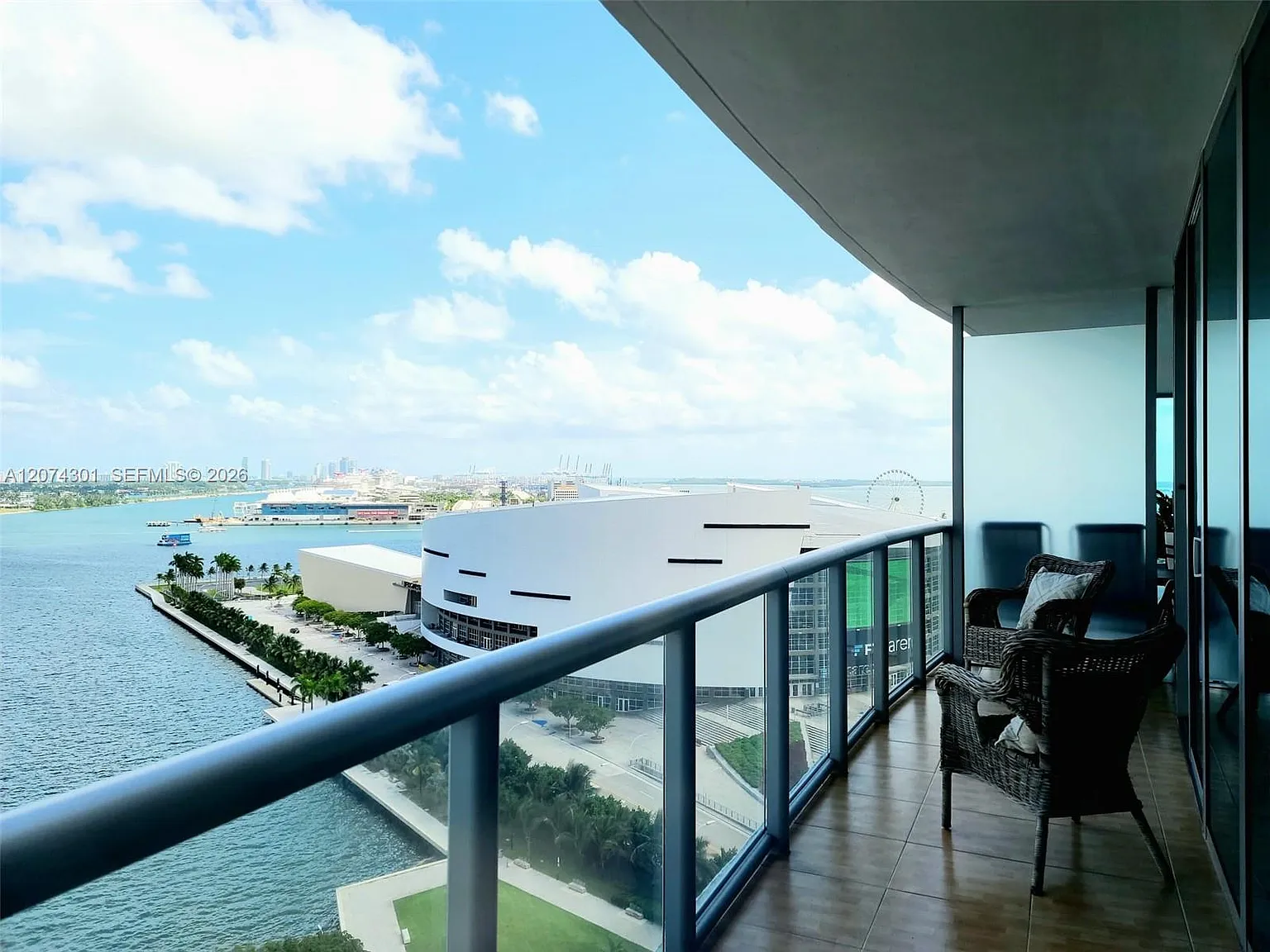 Marinablue Condo — Photo 1
