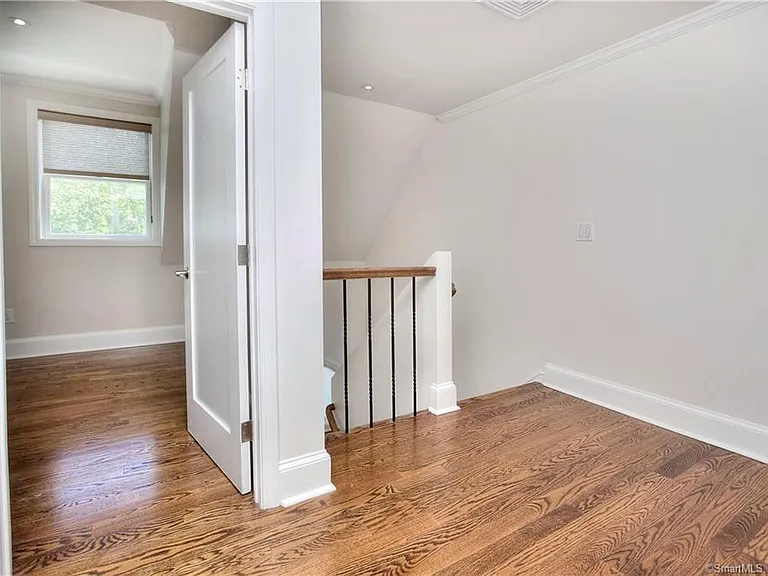 450 Center St #15 — Photo 15