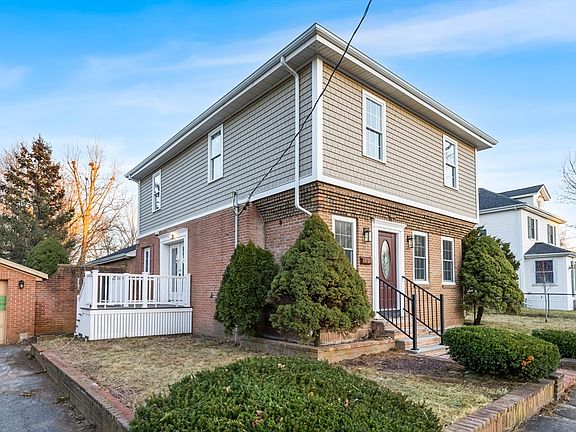 2nd image of 32 Tripp Ave