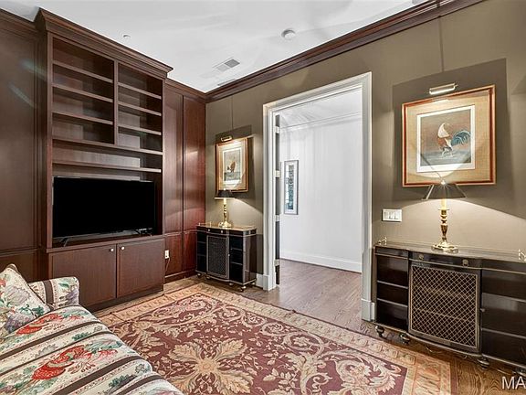 4th image of 622 Forest Ct #4A
