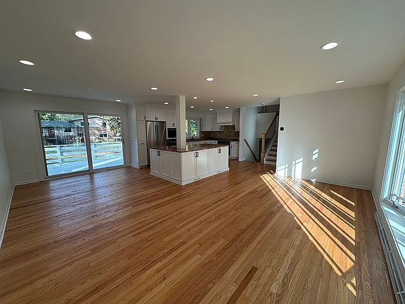 2nd image of 1406 Bayberry Ln