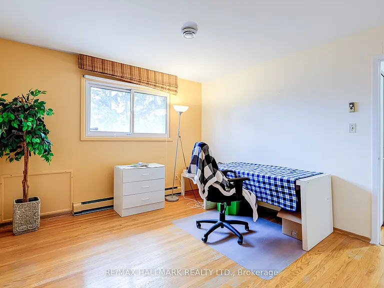 34 Harringay Cres — Photo 38
