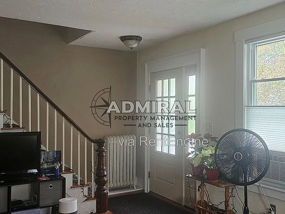 4th image of 8 Maple St