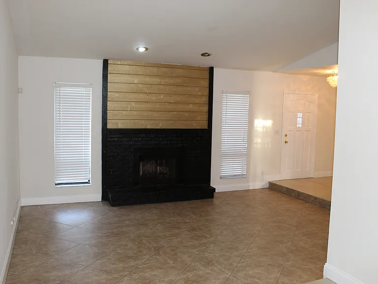5556 Pentail Cir — Photo 3