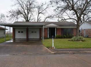 213 Swift St, Angleton, TX 77515