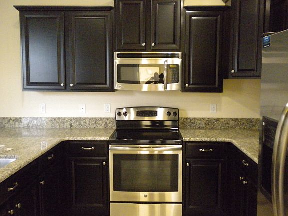 3rd image of 1302 Saybrooke Pl.