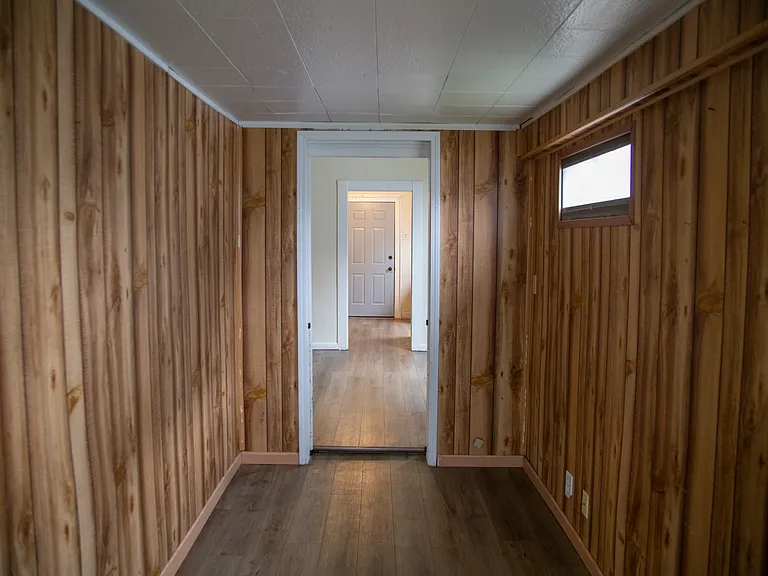 1506 E Raymond St — Photo 2