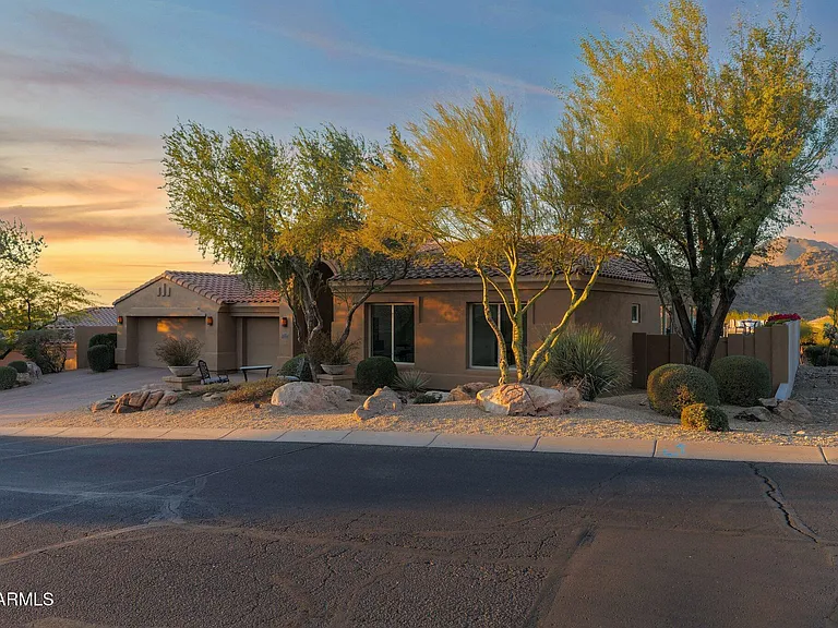 11348 E Greenway Rd — Photo 31