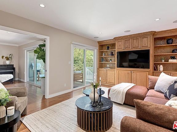 5th image of 2302 Duxbury Cir