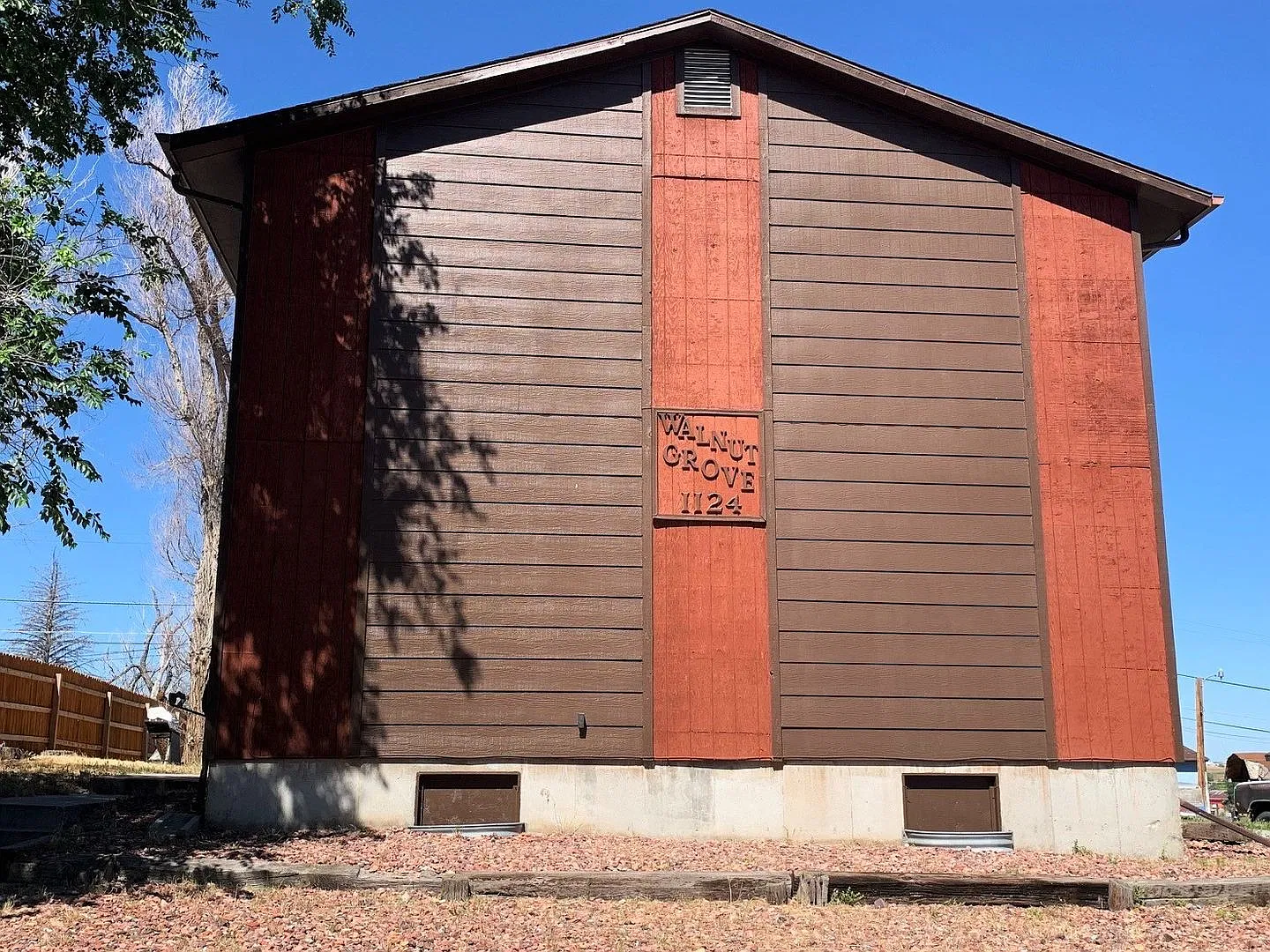 1124 S. Walnut — Photo 1