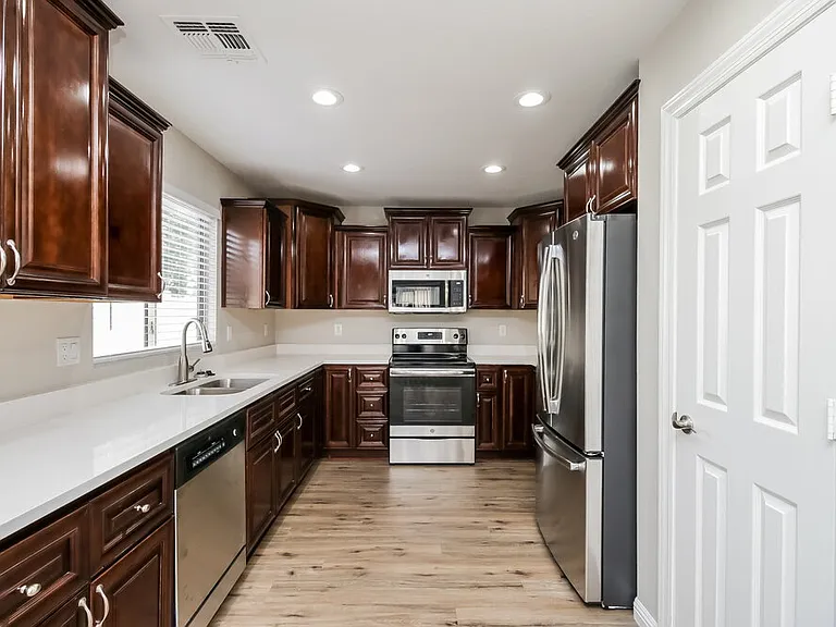 878 E Pollino St — Photo 8