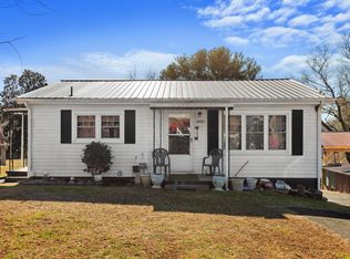 2035 Rosella St, Morristown, TN 37814