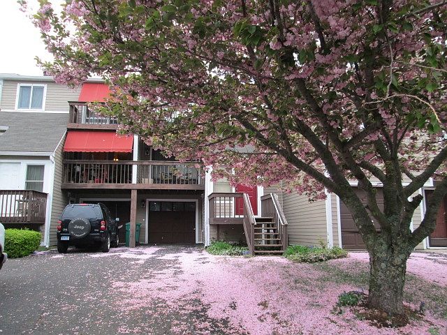 1st image of 753 Robert Frost Dr