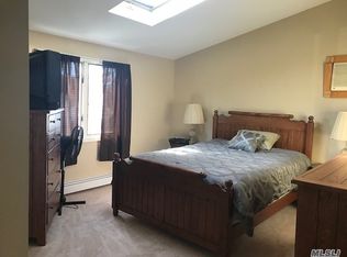 5 Needle Ln, Levittown, NY 11756