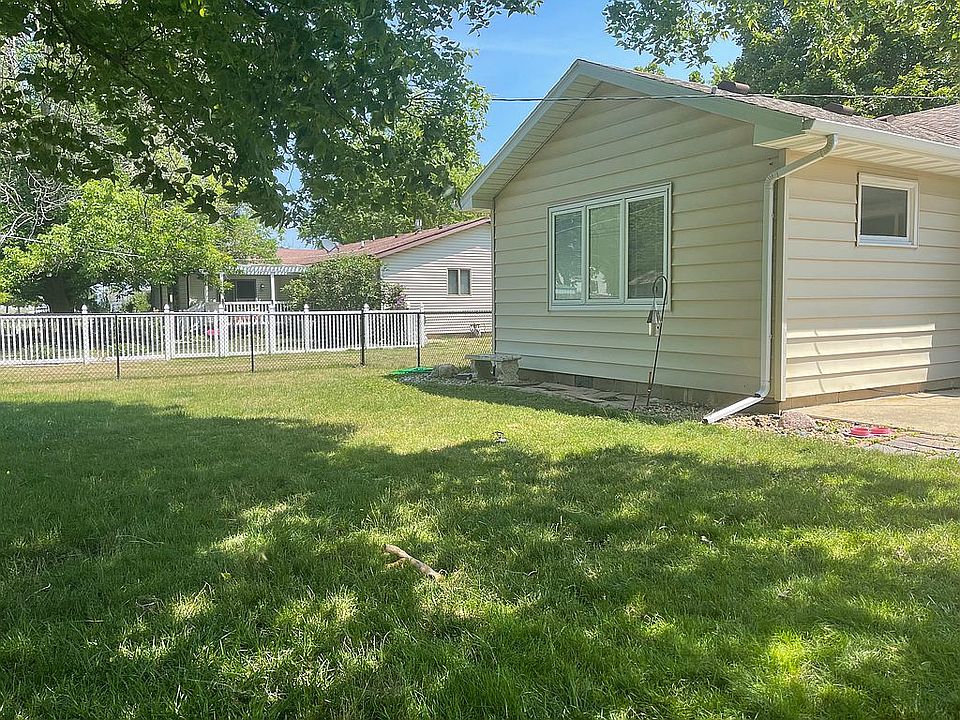 1006 Donnick St, Minonk, IL 61760 Zillow