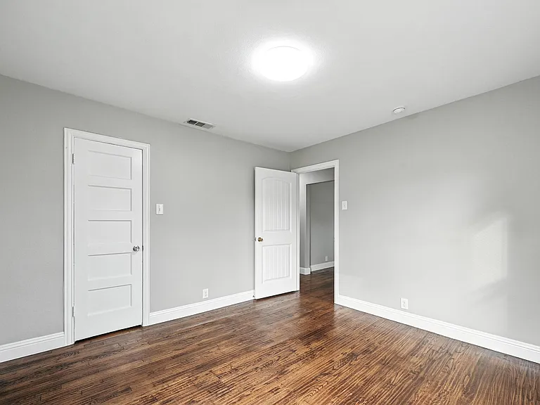 6520 Lovett Ave — Photo 13