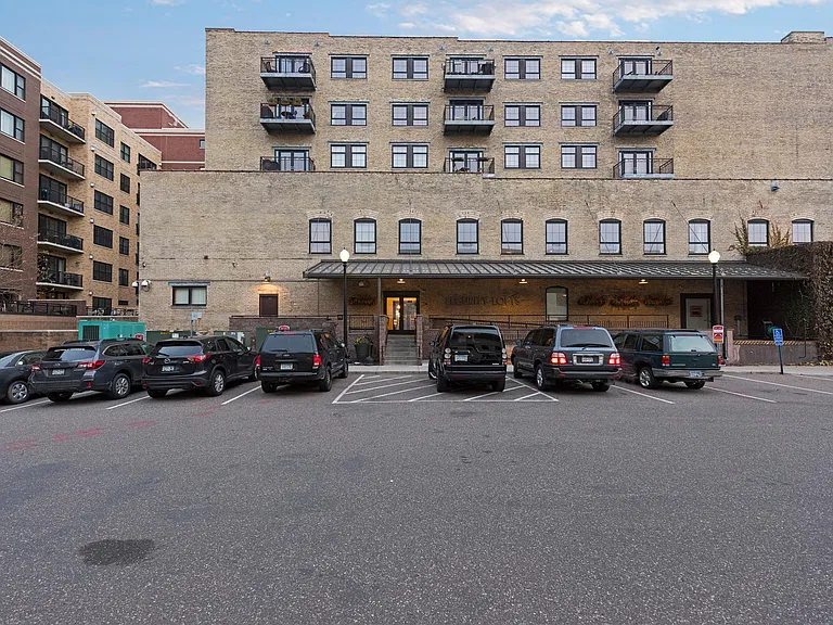 404 Washington Ave N #505 — Photo 18