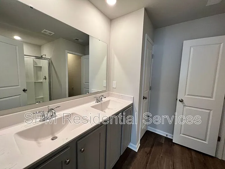 3618 Roseblossom Dr — Photo 10