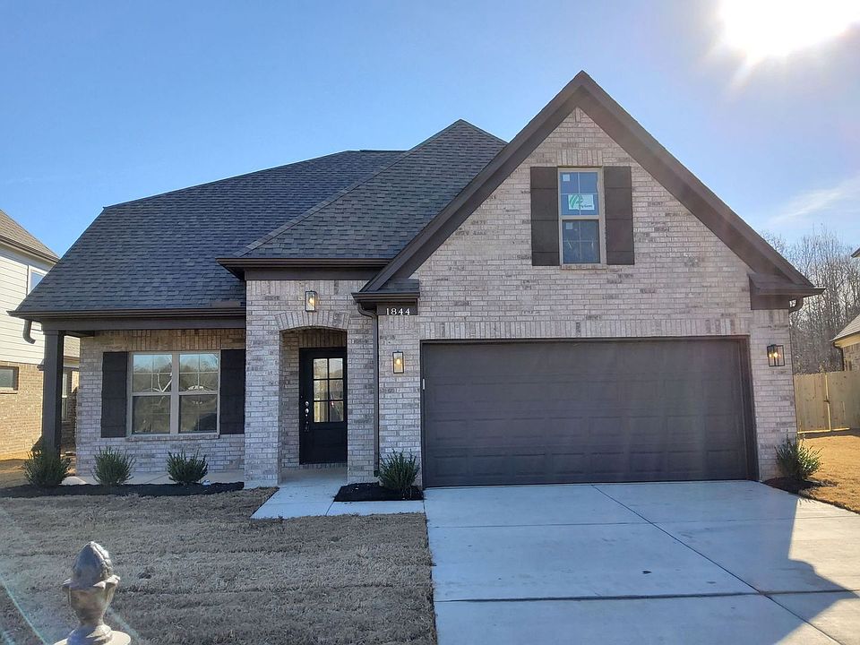 1st image of 1844 Bloomington Cir E