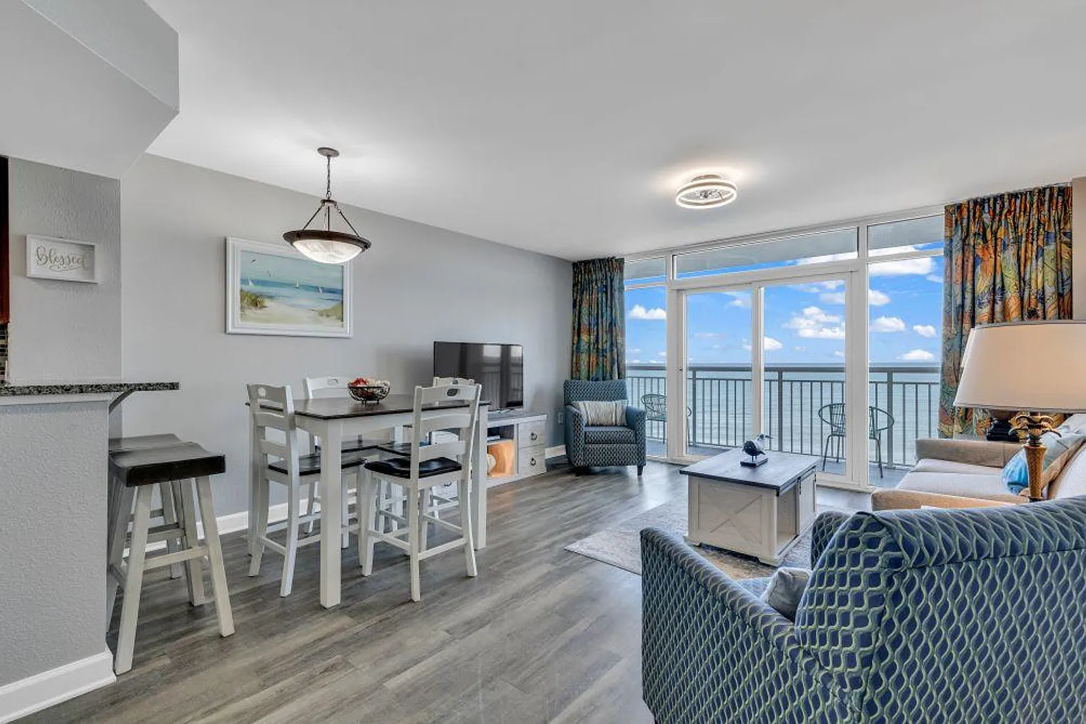 1 bed, 1.0 bath, 624 sqft, $3,103 — Photo 1