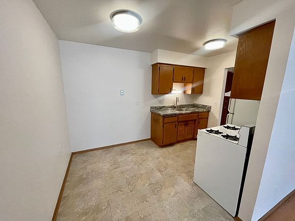 4th image of 1216 Memorial Dr APT 4