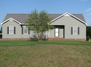 6285 W State Line Rd, Adams, TN 37010