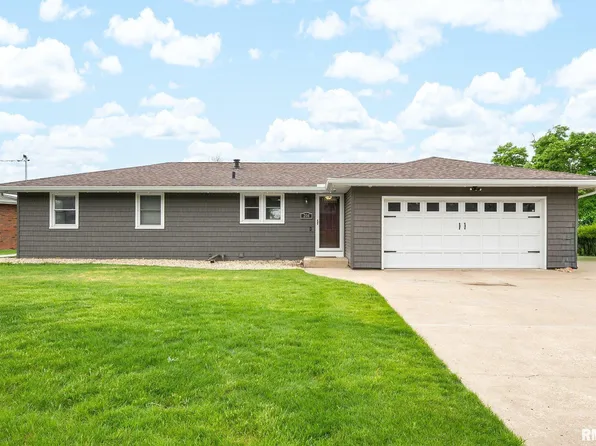 204 Northshore Dr, Morton, IL 61550