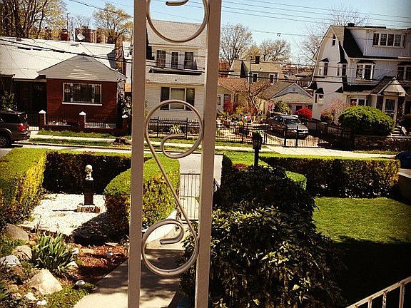 3rd image of 2823 Gunther Ave