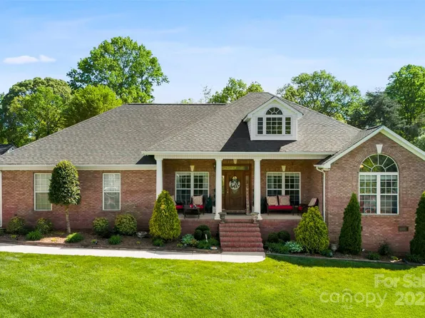 3003 Eaker Dr, Cherryville, NC 28021