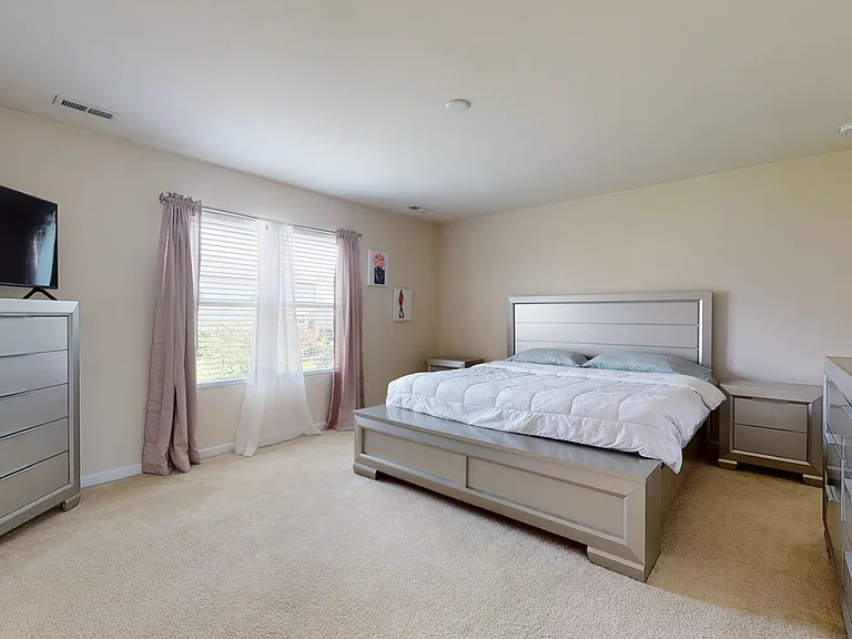 8032 Remington Heights Dr — Photo 21