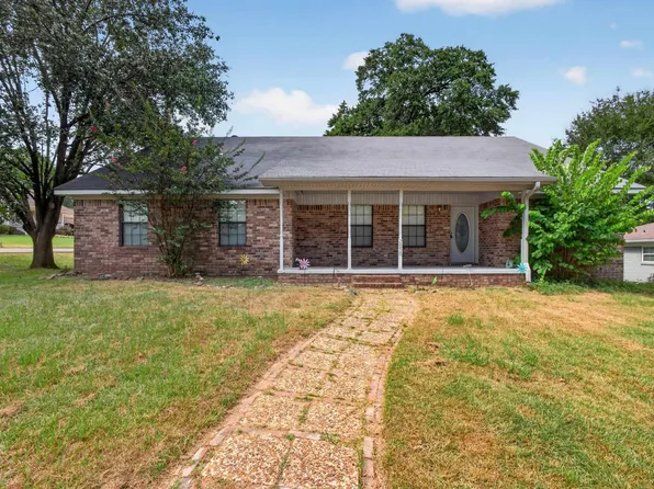 2850 Sylvia St, Arkadelphia, AR 71923