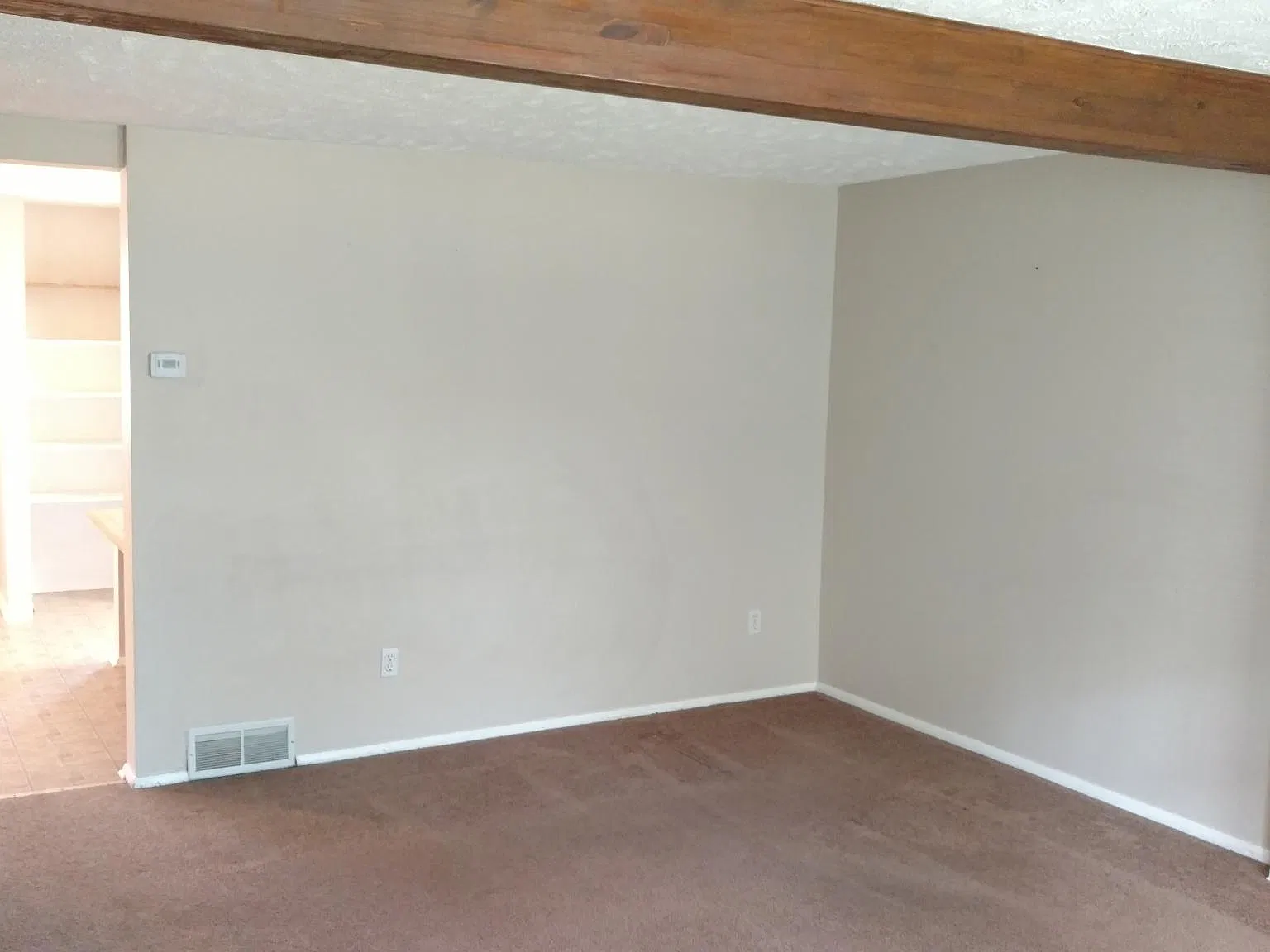 3 bed, 2.5 bath, 1302 sqft, $1,495 — Photo 3