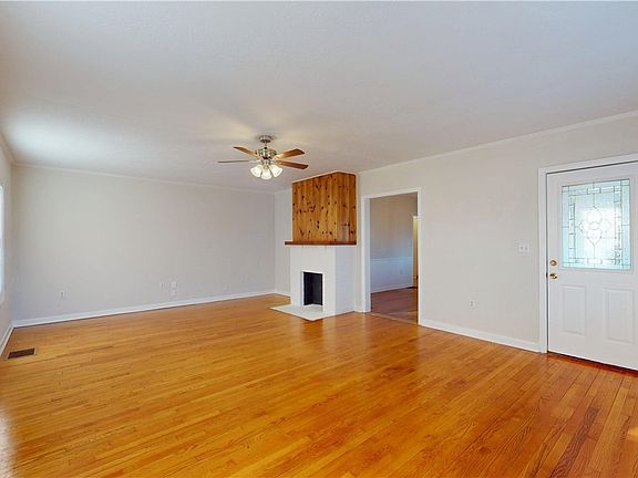 4th image of 1457 Hocking Rd