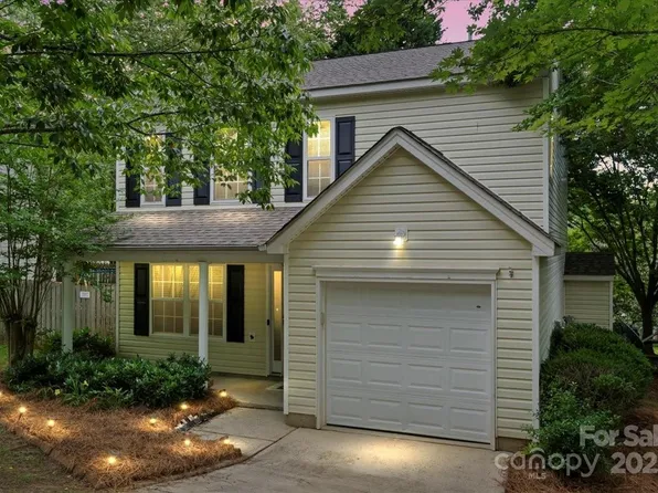 1410 Swaying Branch Ln, Clover, SC 29710