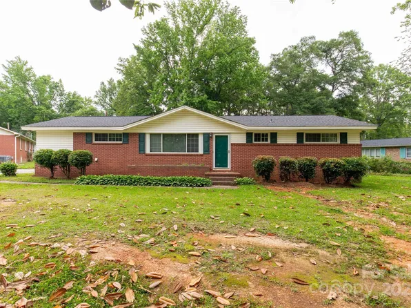 405 N Woodland Dr, Lancaster, SC 29720